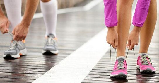 Ate los cordones de los zapatos para bajar de peso antes de trotar