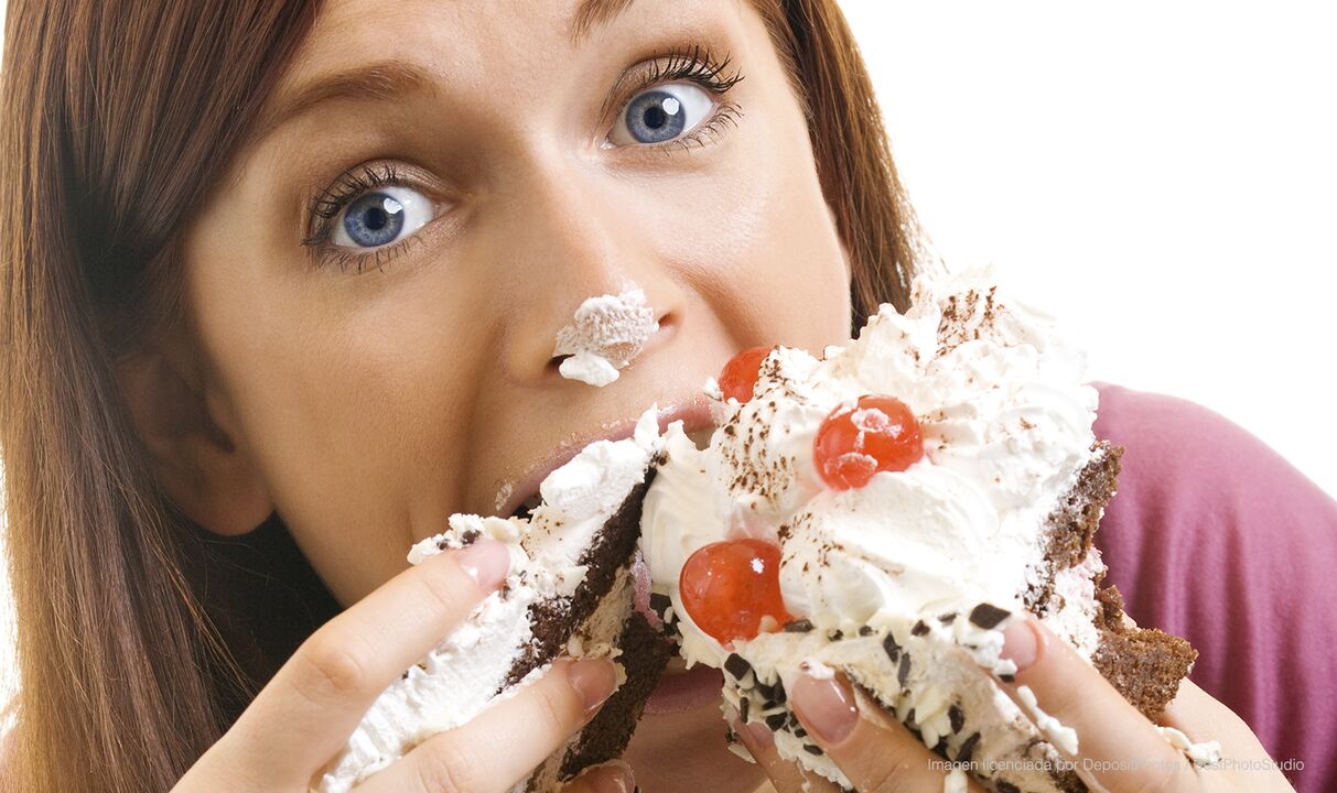 Las niñas comen pasteles cada vez mejor como bajar de peso